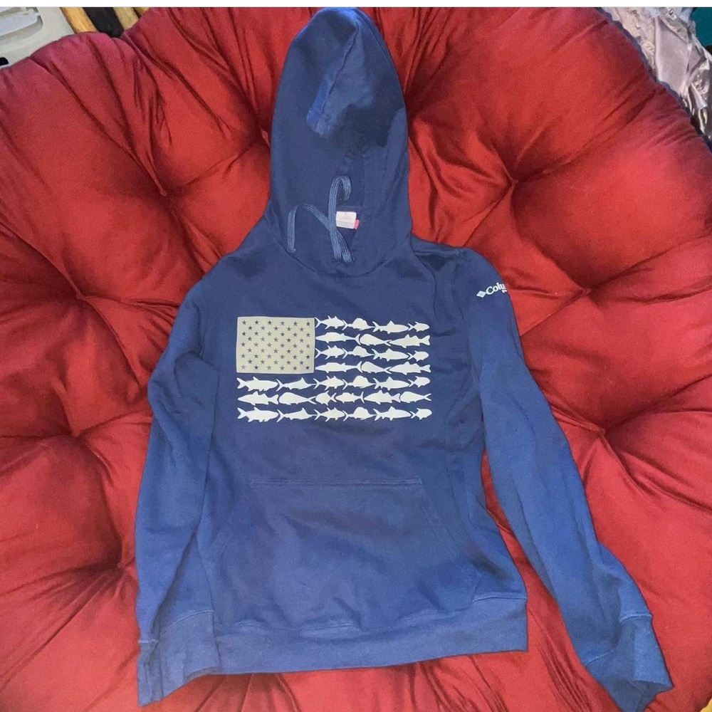 Shark/fishing Columbia hoodie. 
Size M